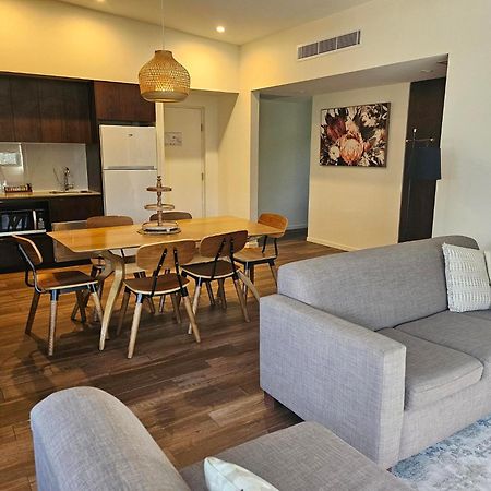 Altitude On Montville Esterno foto A typical apartment at the Village