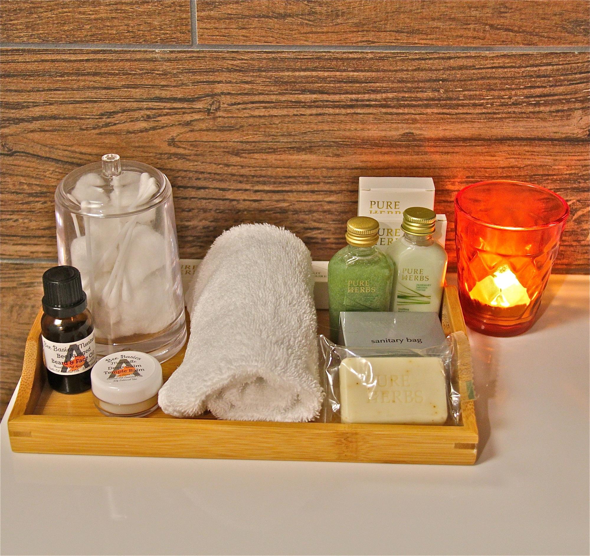 Altitude On Montville Esterno foto A selection of spa products