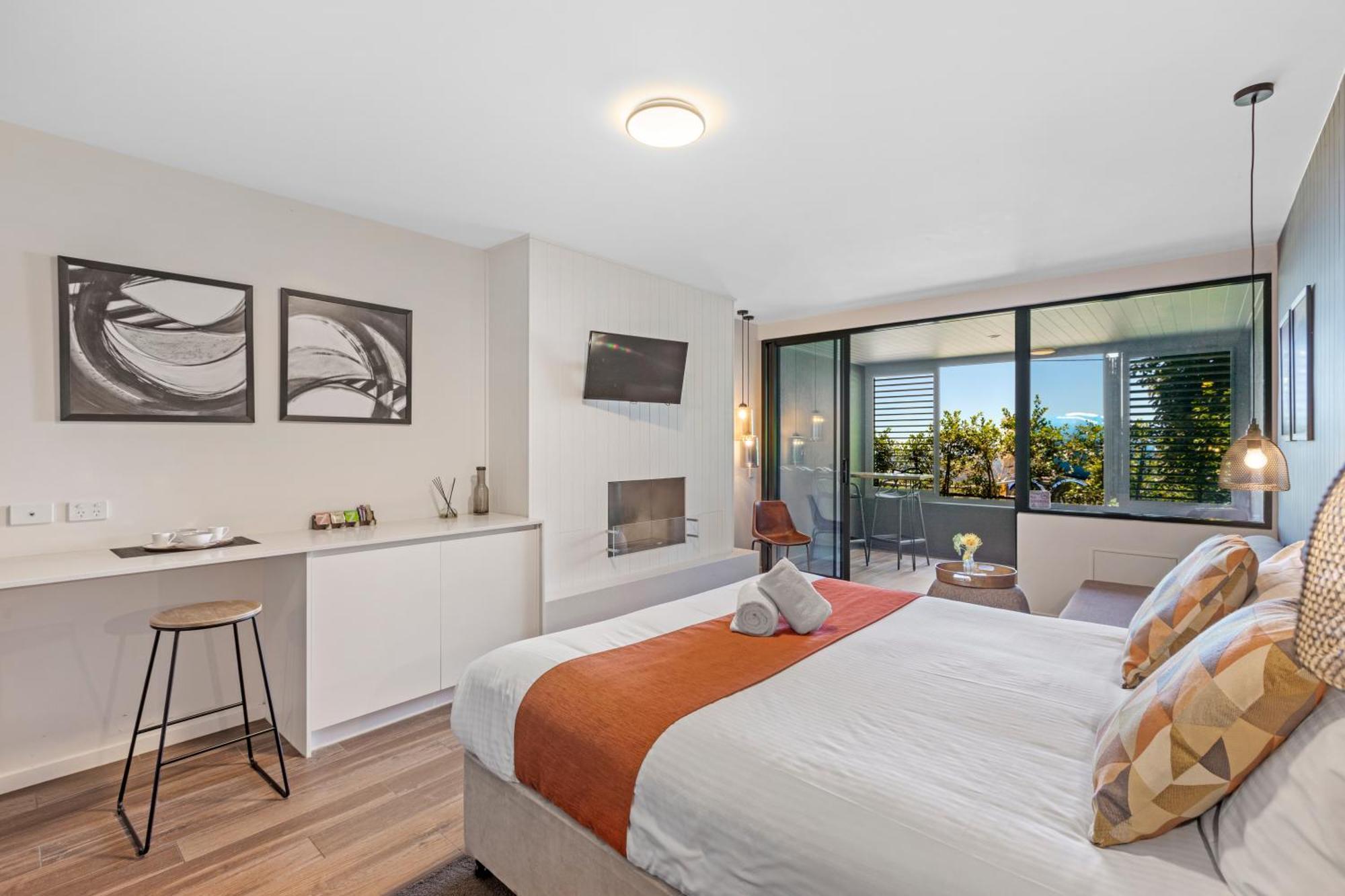 Altitude On Montville Esterno foto A bedroom at the Mantra on Lake