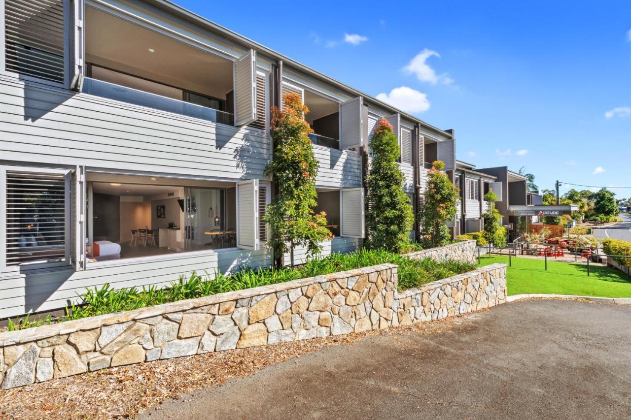 Altitude On Montville Esterno foto Modern apartments in the suburb